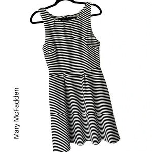 SLEEVELESS FIT & FLARE BLACK & WHITE STRIPE DRESS POCKETS | SMALL